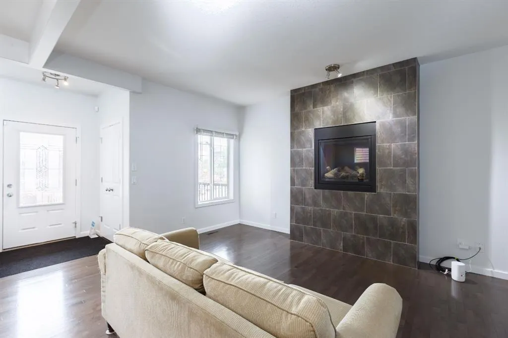 2461 Ravenswood View SE