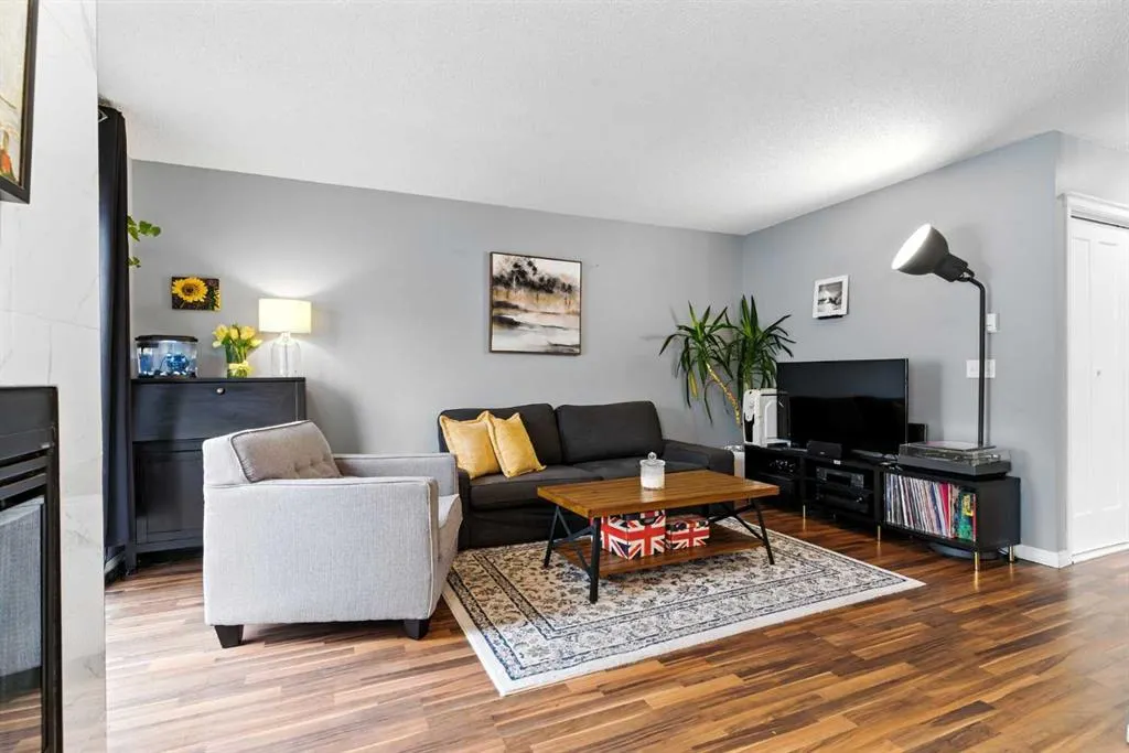 2207 28 Street SW, #2