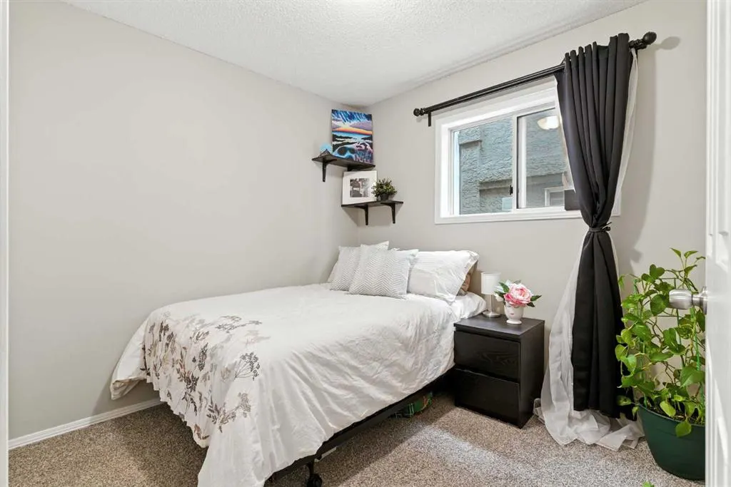 2207 28 Street SW, #2