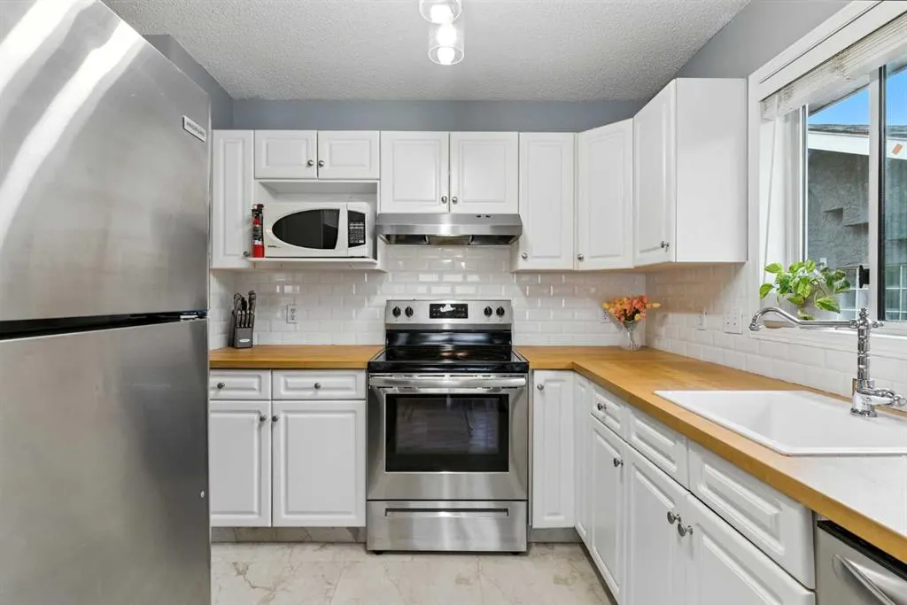 2207 28 Street SW, #2