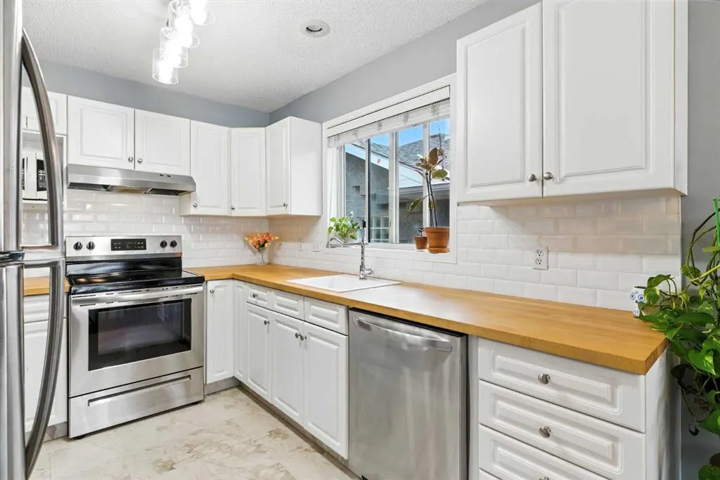 2207 28 Street SW, #2