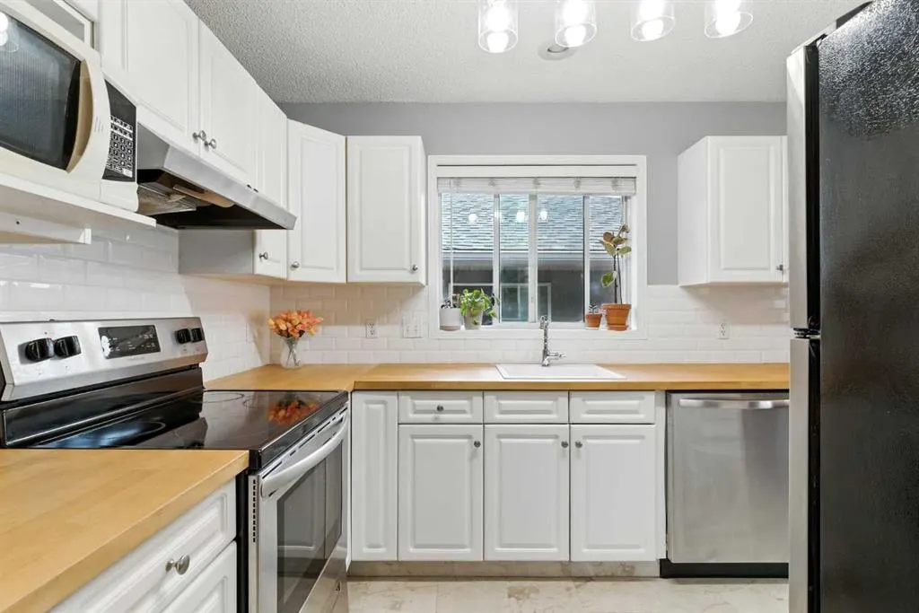 2207 28 Street SW, #2