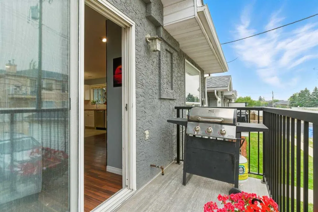 2207 28 Street SW, #2