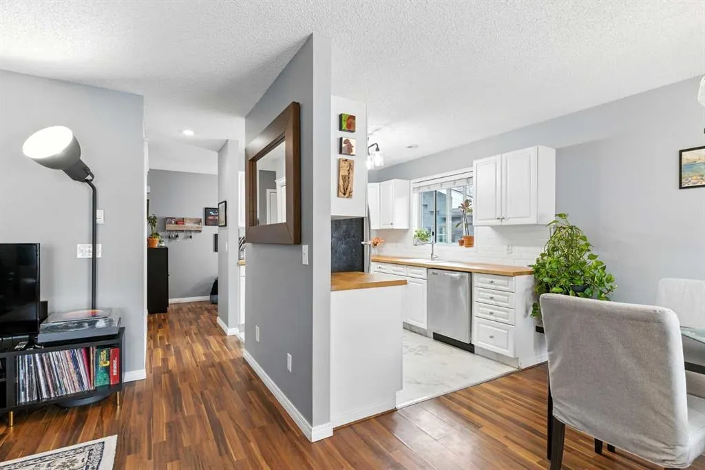 2207 28 Street SW, #2