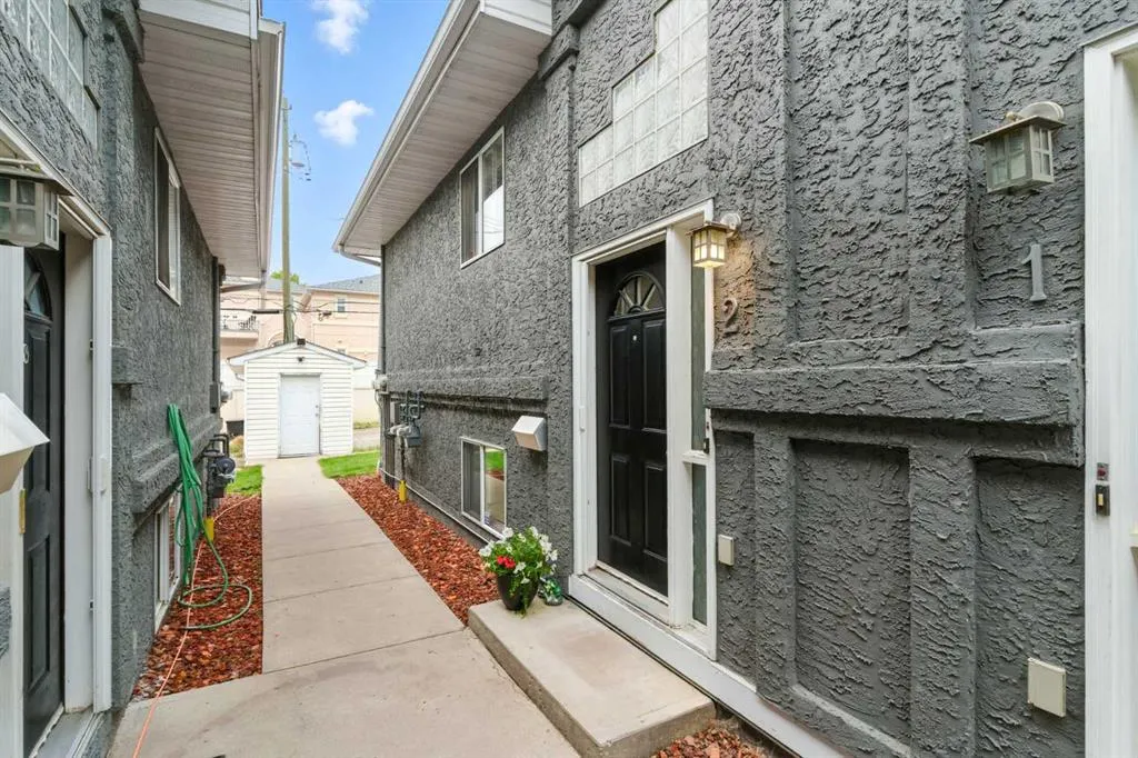 2207 28 Street SW, #2
