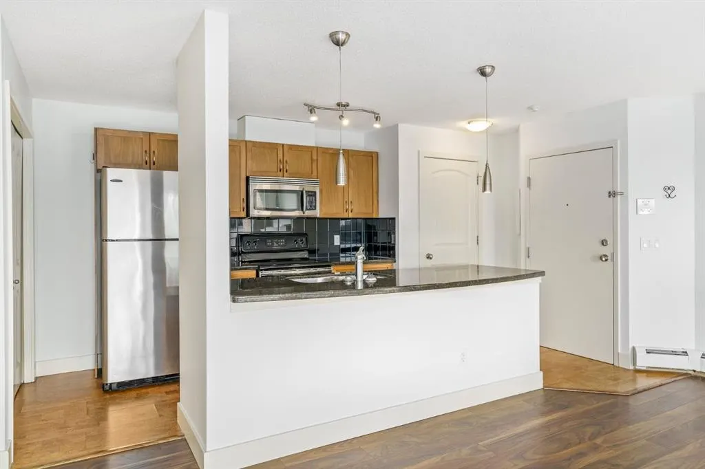 207 Village Terrace SW, #3