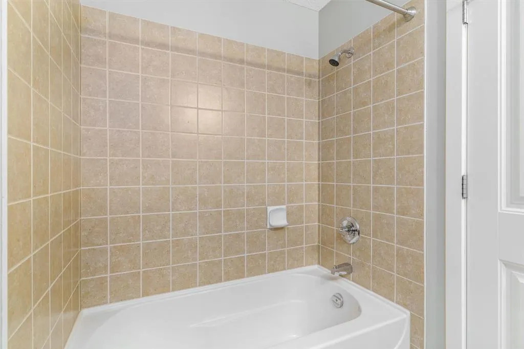 207 Village Terrace SW, #3