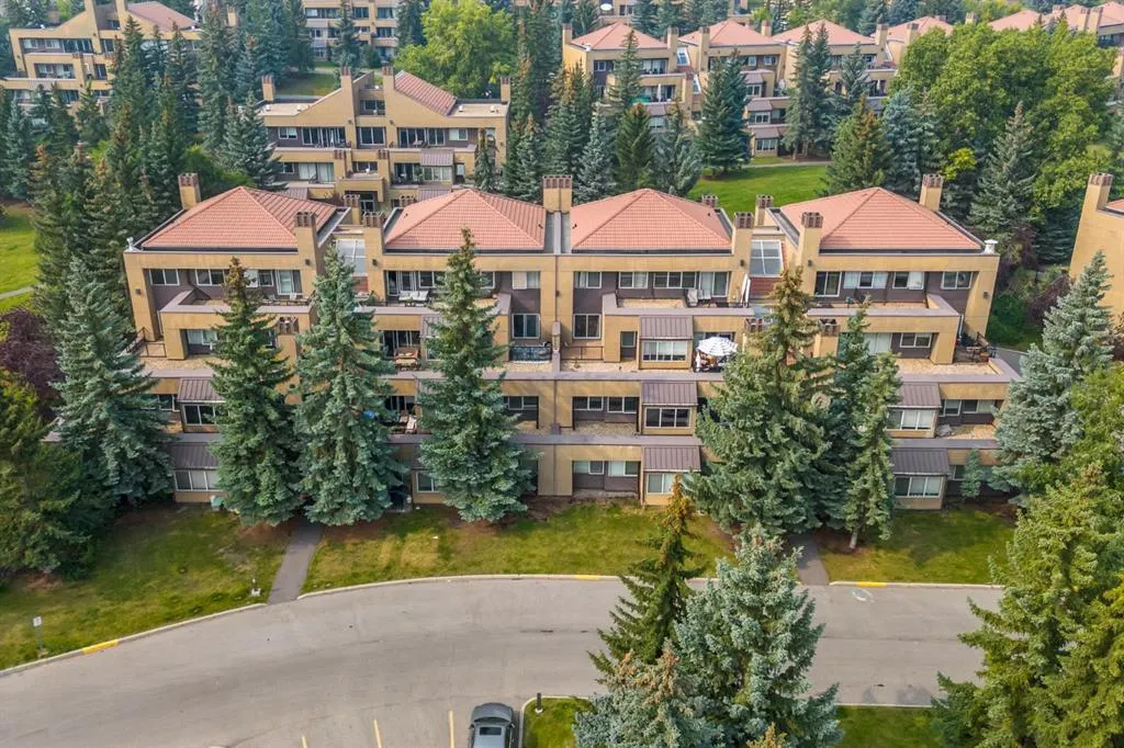 207 Village Terrace SW, #3