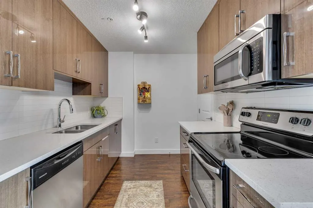 607 17 Avenue NW, #205