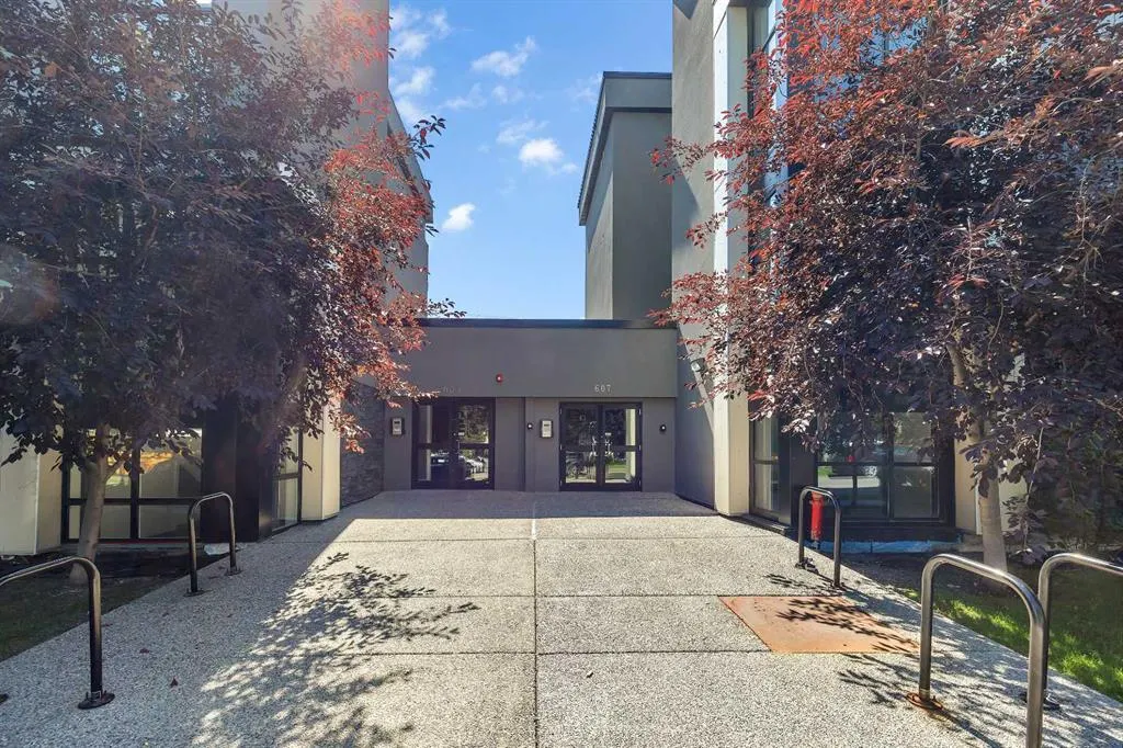 607 17 Avenue NW, #205
