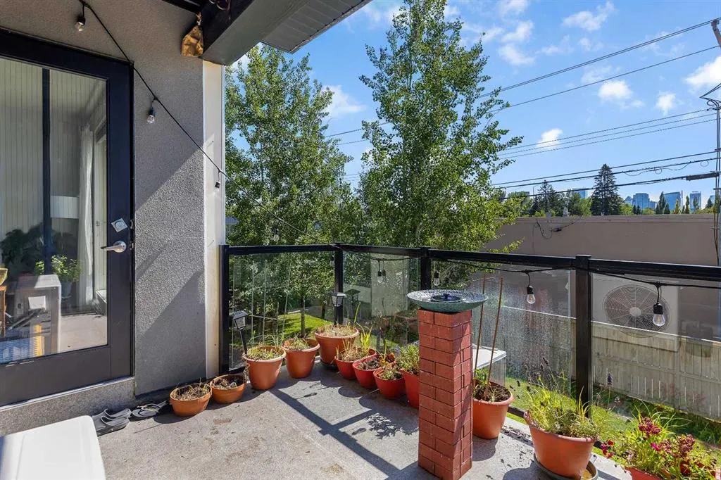 607 17 Avenue NW, #205