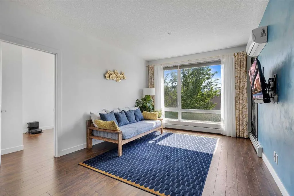 607 17 Avenue NW, #205
