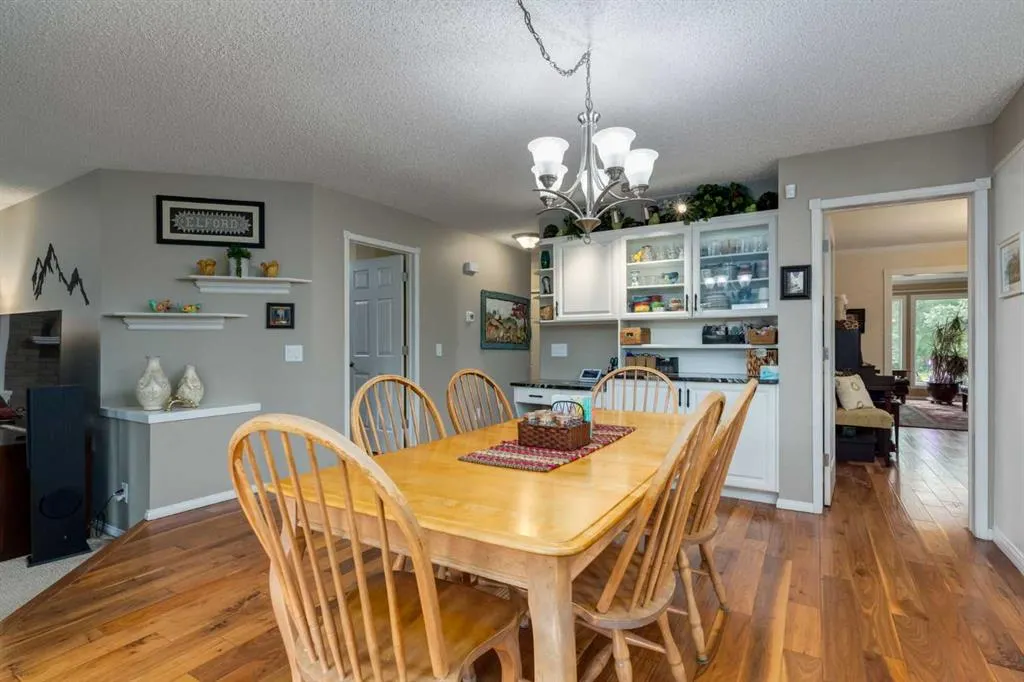 215 Alandale Place SW