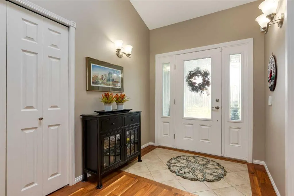 215 Alandale Place SW