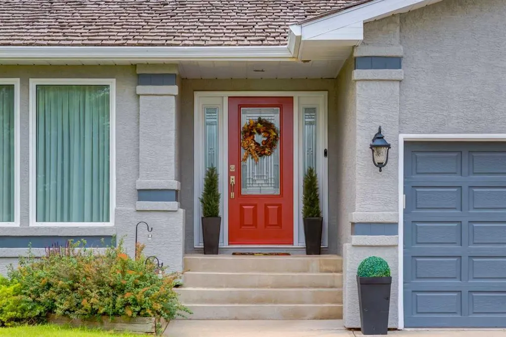 215 Alandale Place SW