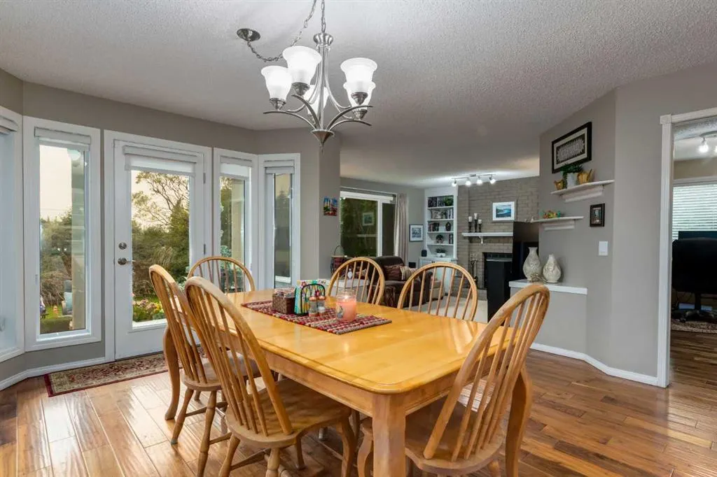 215 Alandale Place SW