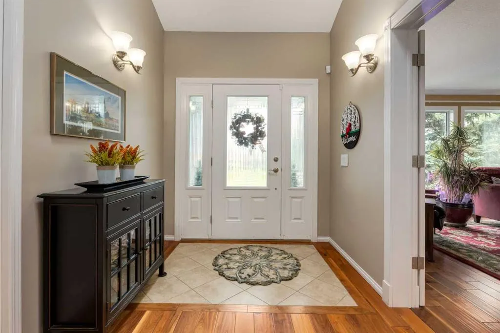 215 Alandale Place SW