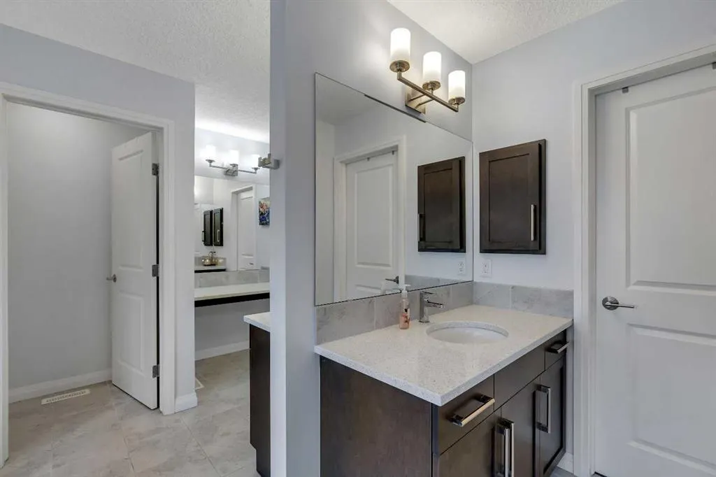 223 Auburn Meadows Crescent SE