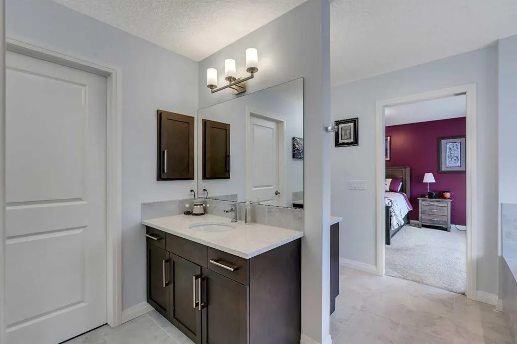 223 Auburn Meadows Crescent SE