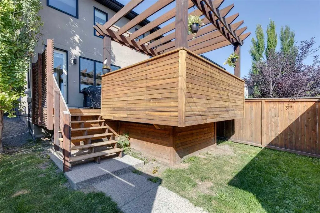 2123 32 Avenue SW