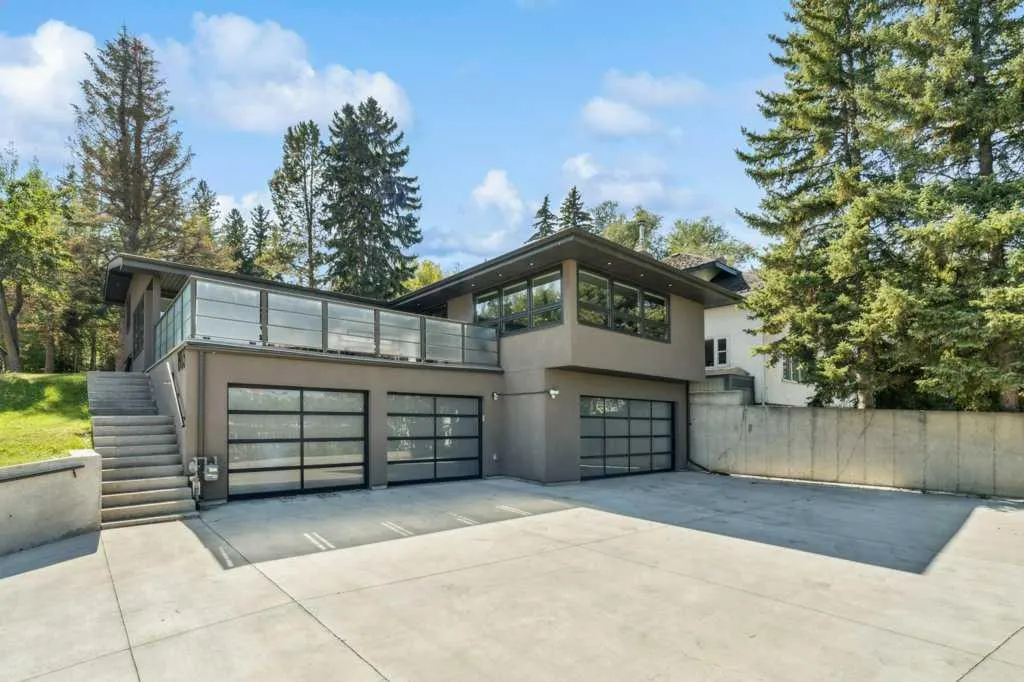 1903 9 Street SW