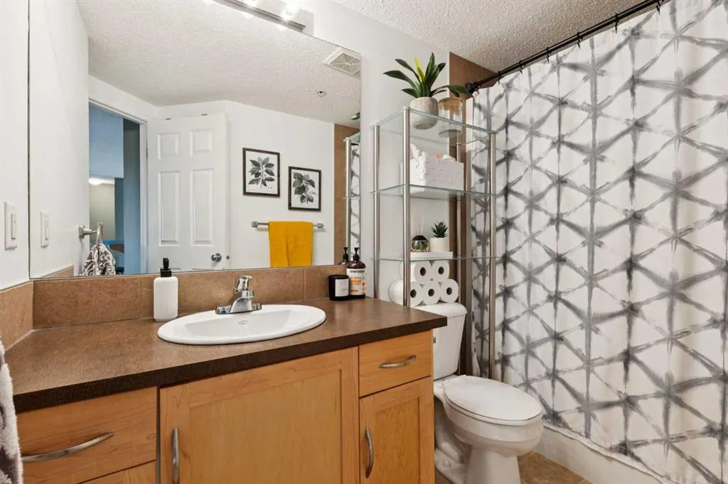 5 Country Village Park NE, #1304