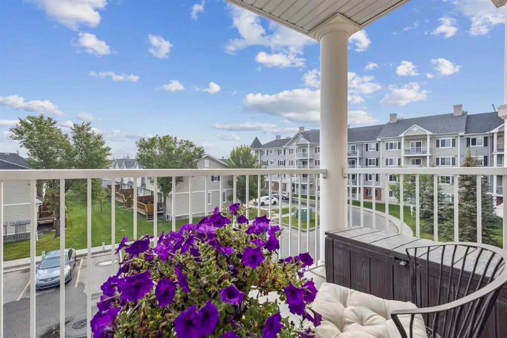 5 Country Village Park NE, #1304
