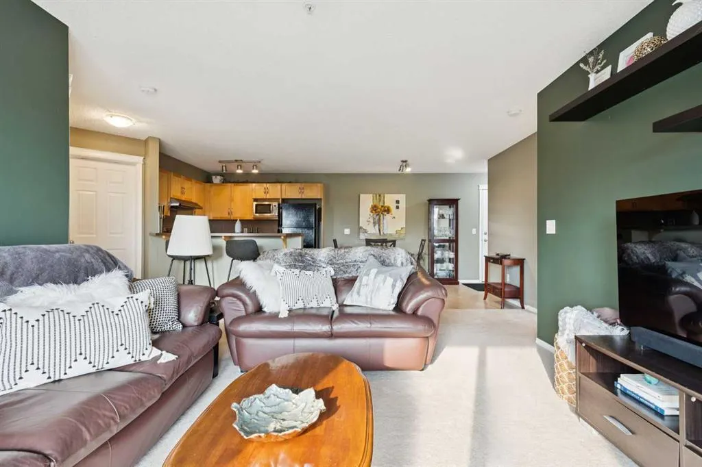 5 Country Village Park NE, #1304