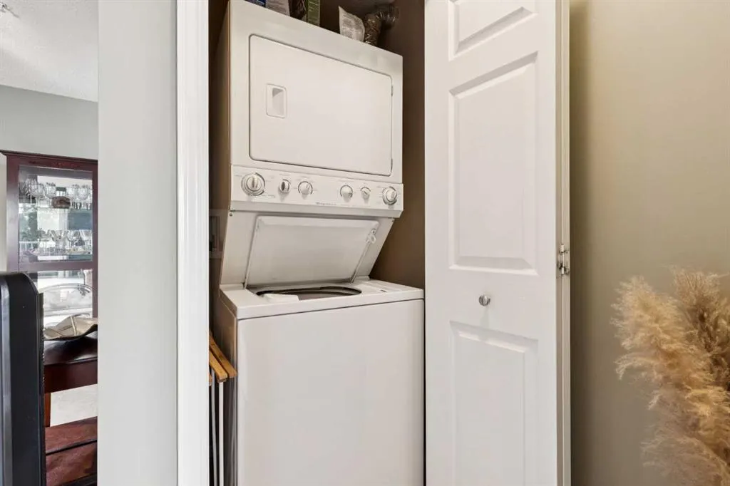 5 Country Village Park NE, #1304