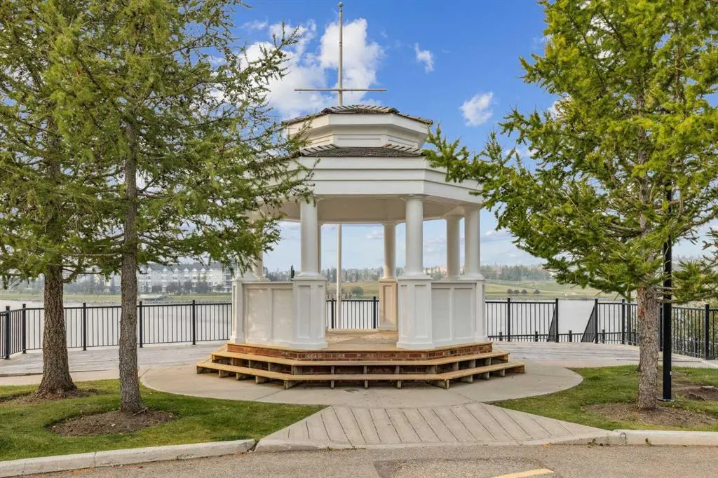 5 Country Village Park NE, #1304