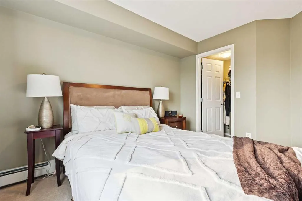 5 Country Village Park NE, #1304