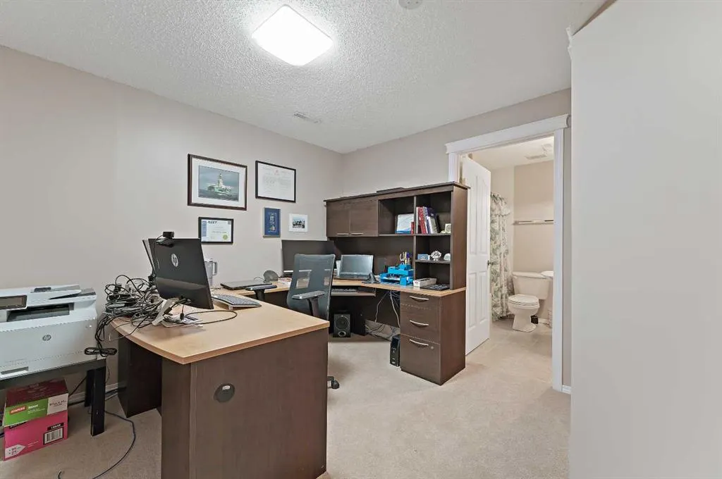 6 Chapala Crescent SE