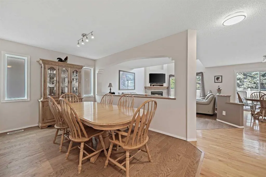 6 Chapala Crescent SE