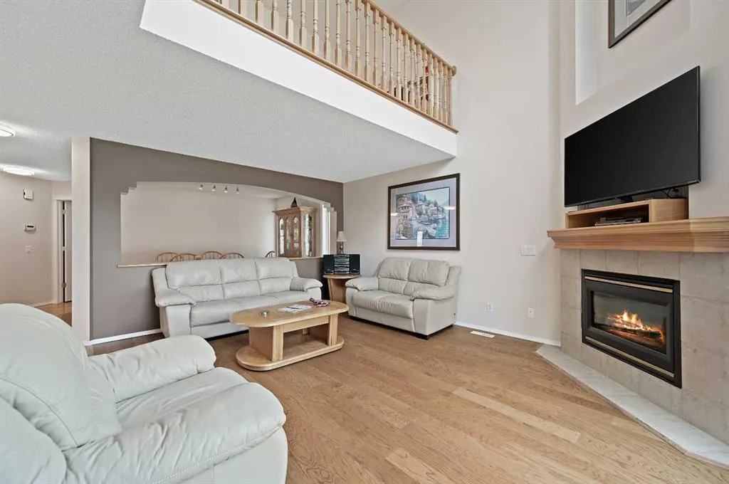 6 Chapala Crescent SE