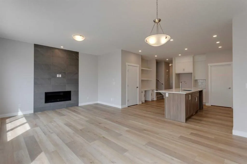 32 Willow Park Point
