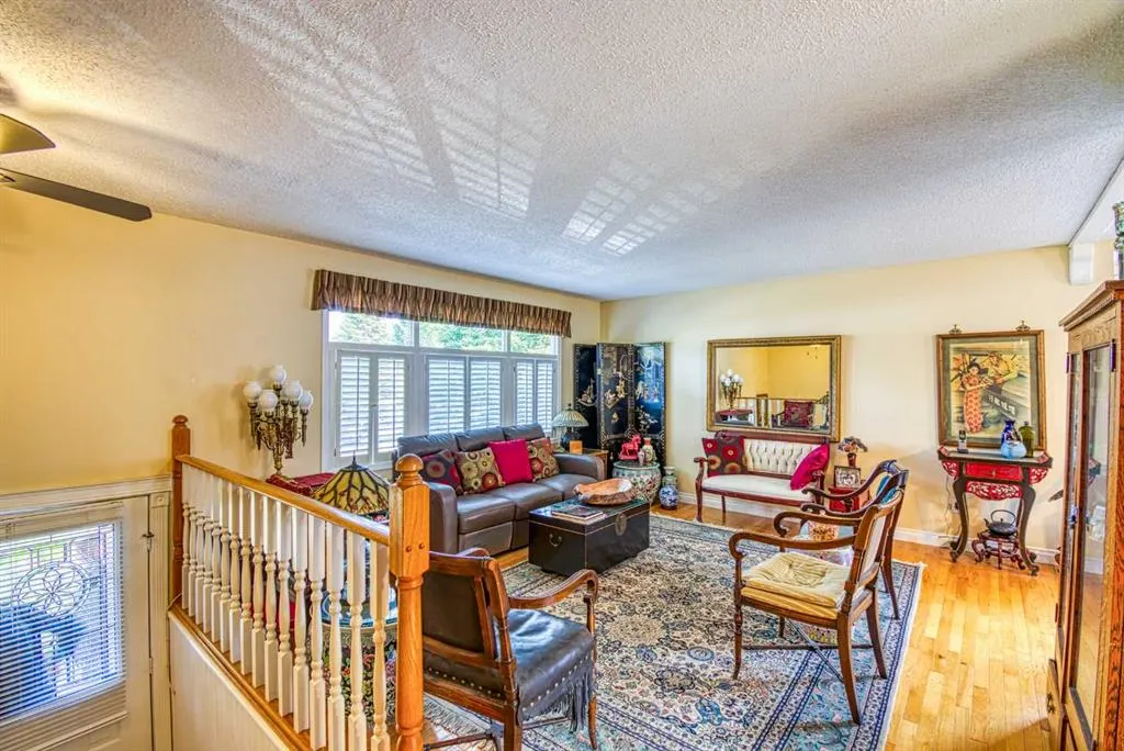 718 Oak Drive
