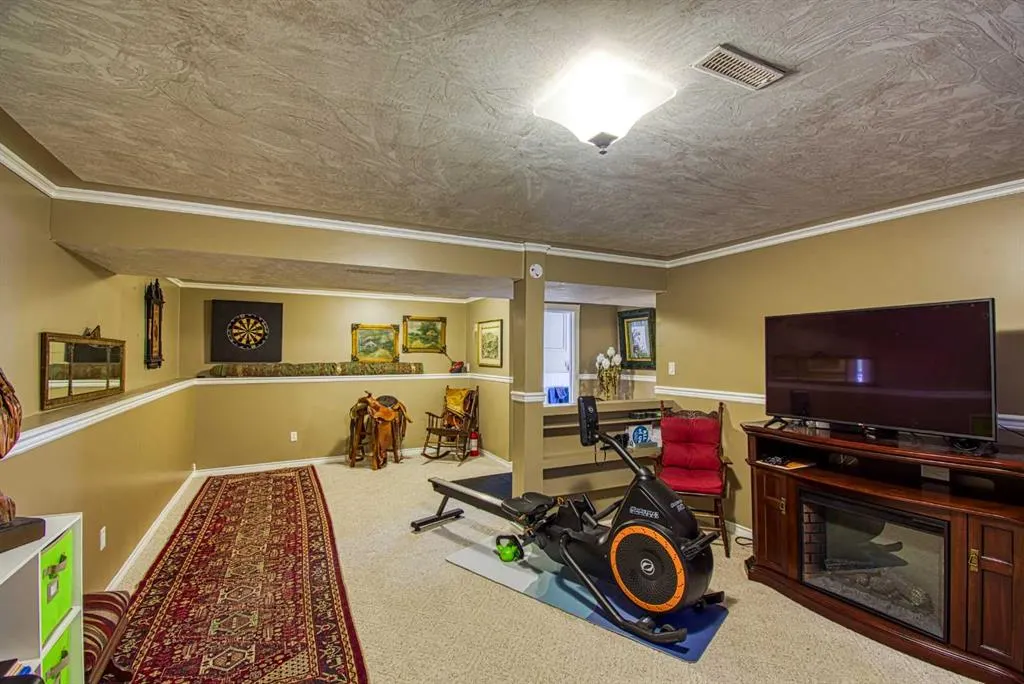 718 Oak Drive