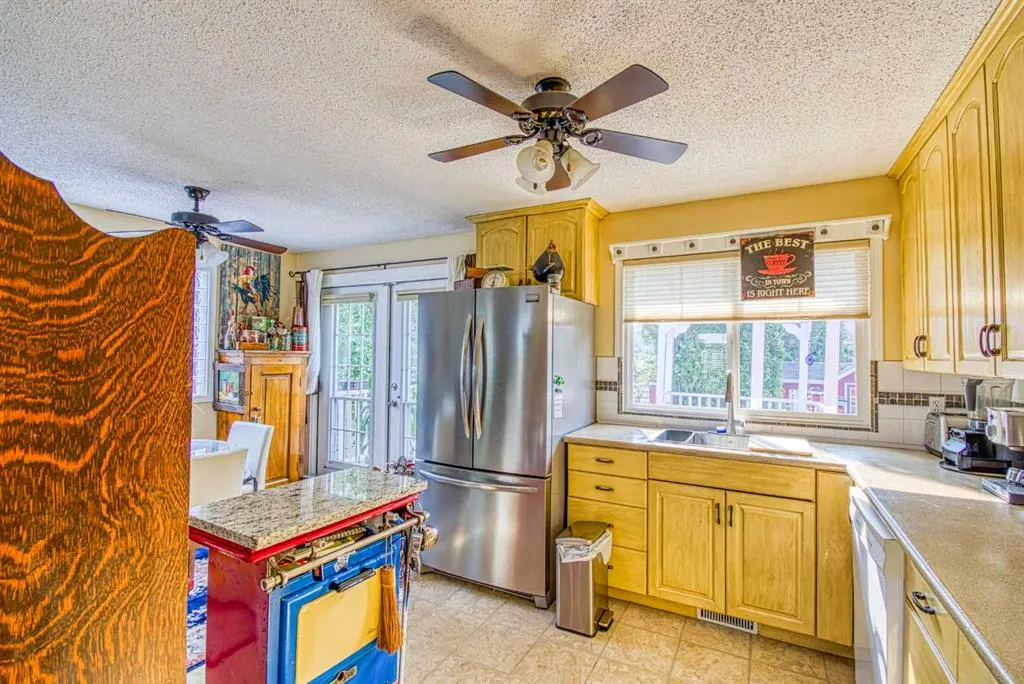 718 Oak Drive