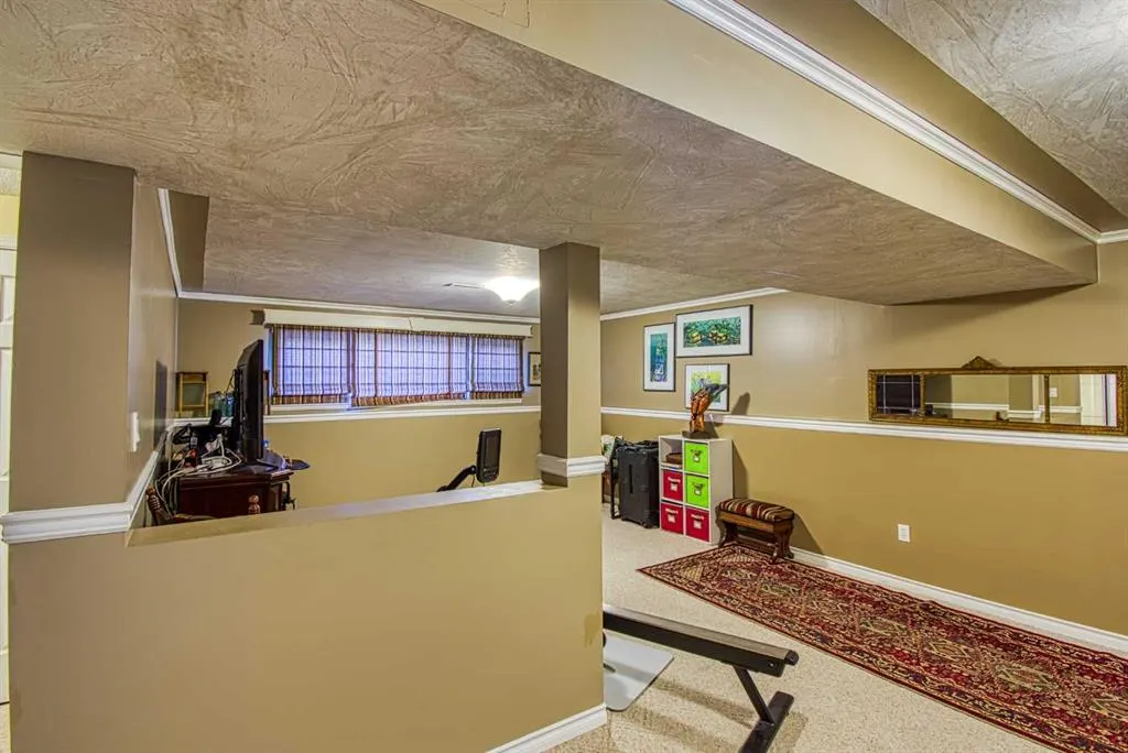 718 Oak Drive