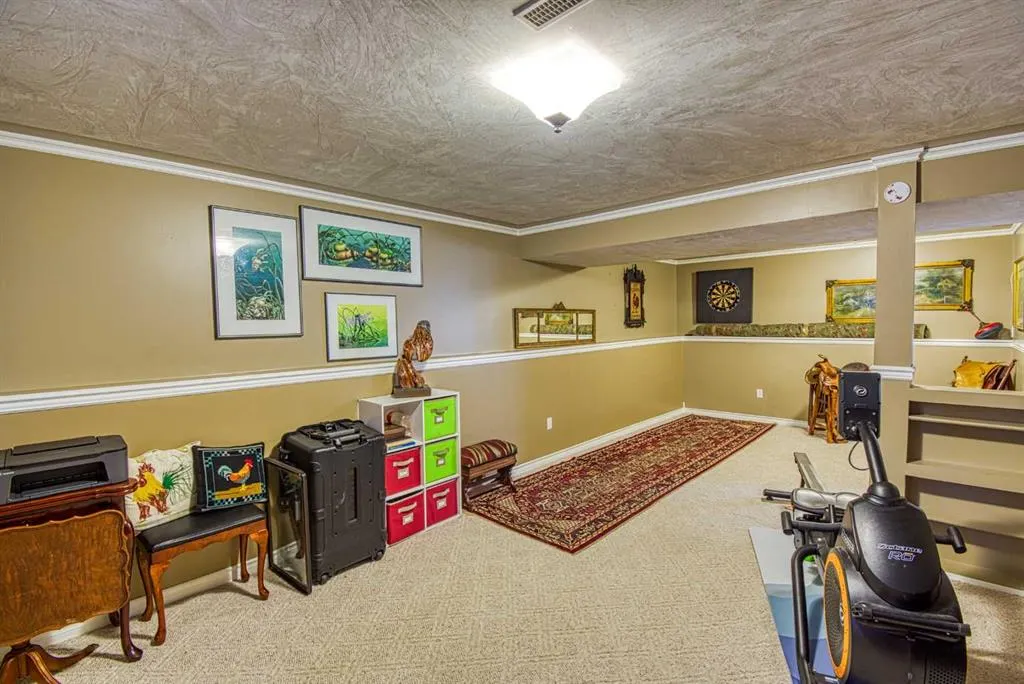 718 Oak Drive