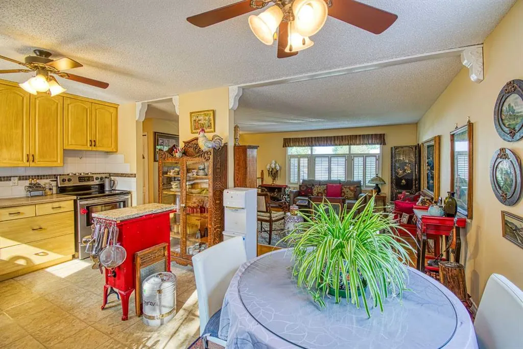 718 Oak Drive