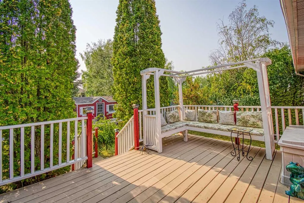 718 Oak Drive