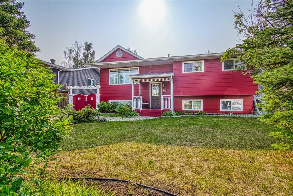 718 Oak Drive
