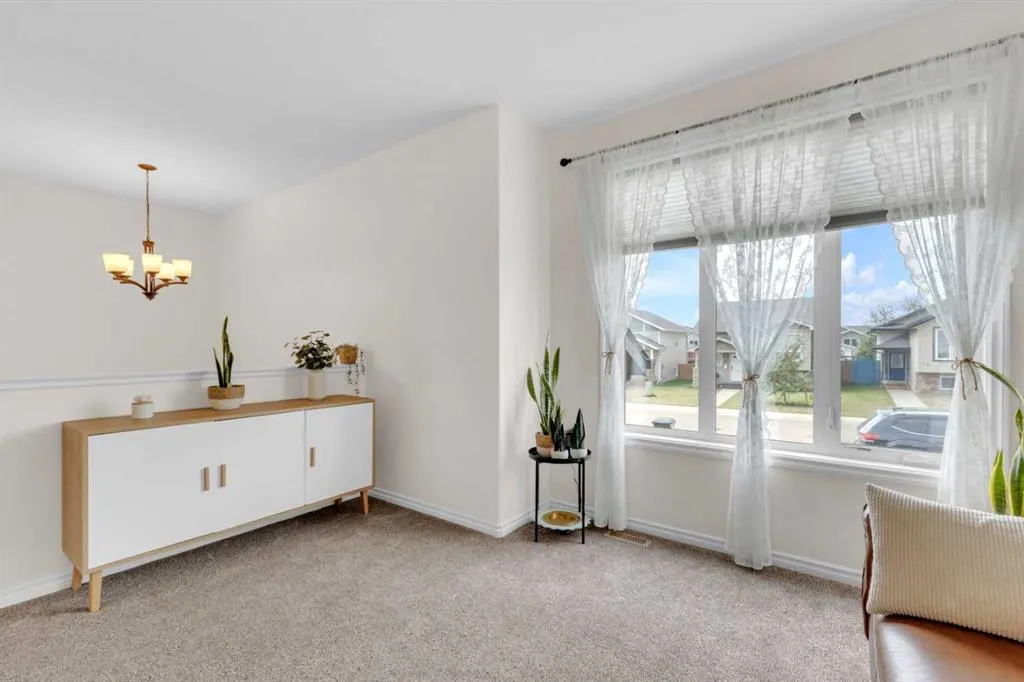 17 Cedar Crescent
