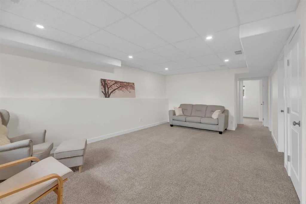 17 Cedar Crescent
