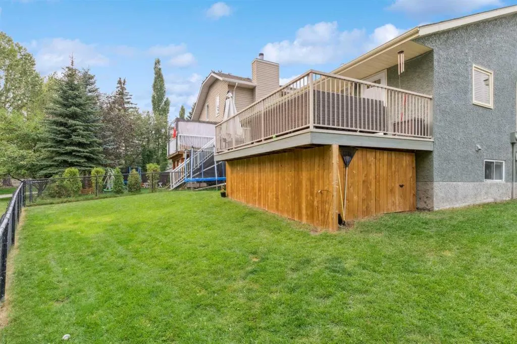 66 Macewan Ridge Place NW