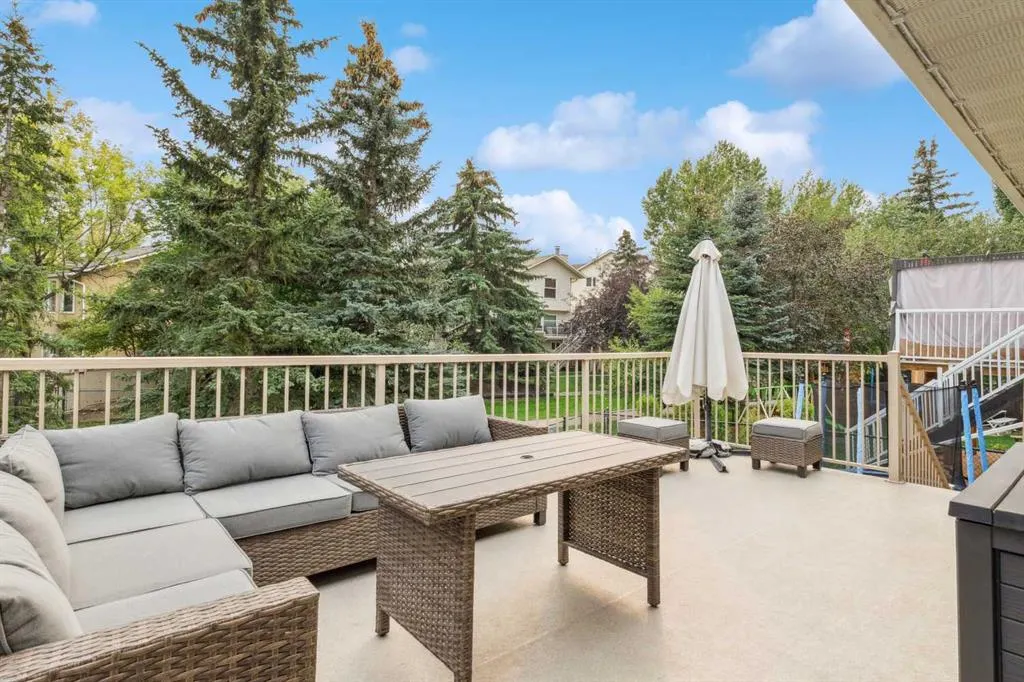 66 Macewan Ridge Place NW