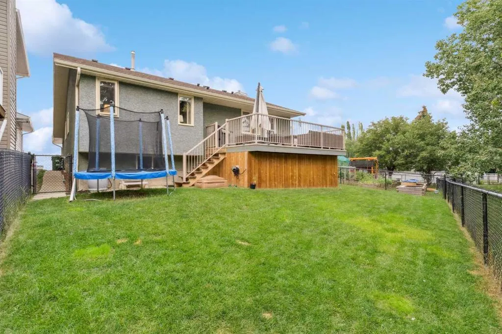 66 Macewan Ridge Place NW