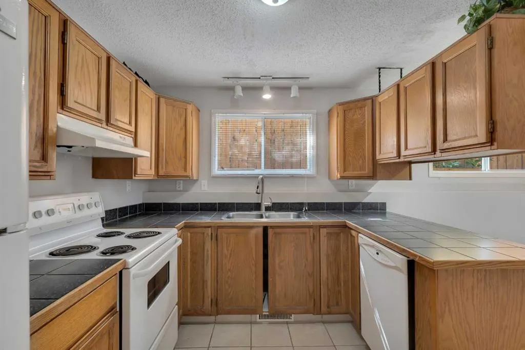 3314 Centre Street NE, #2