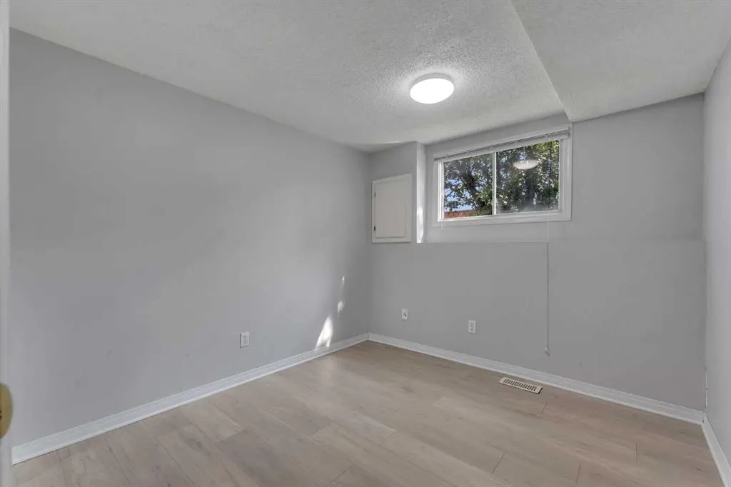 3314 Centre Street NE, #2
